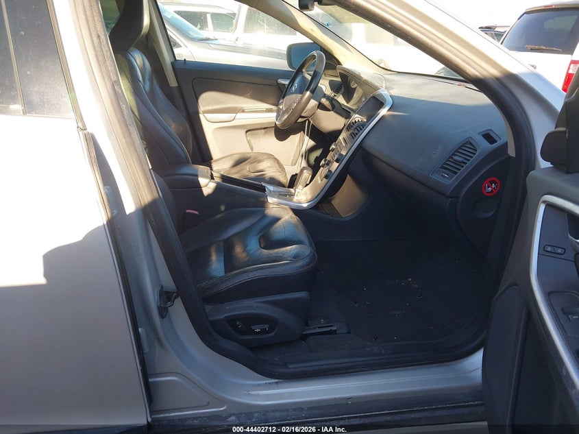 2012 Volvo Xc60 T6/T6 Platinum/T6 Premier Plus/T6 R-Design/T6 R-Design Platinum/T6 R-Design Premier Plus