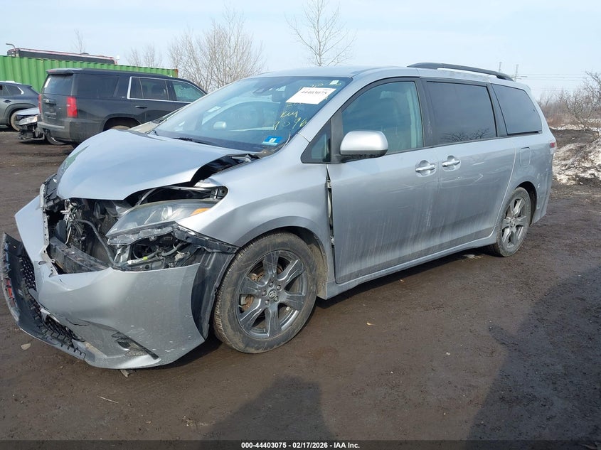 2018 Toyota Sienna Se 8 Passenger