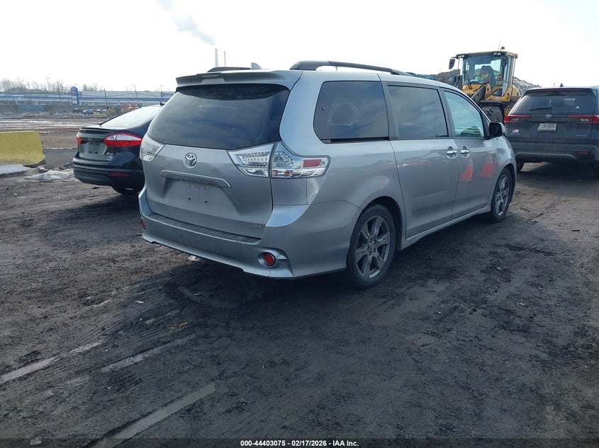 2018 Toyota Sienna Se 8 Passenger