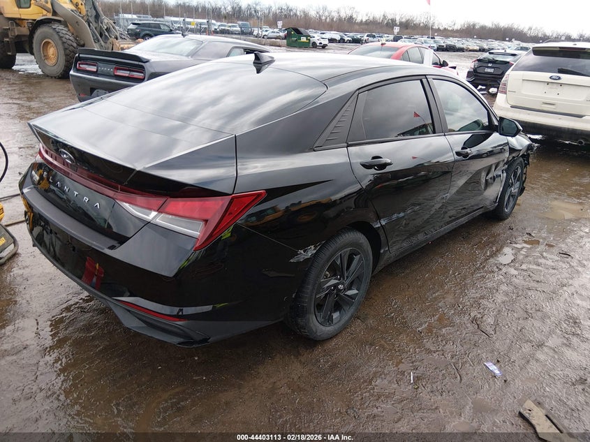 2022 Hyundai Elantra Sel