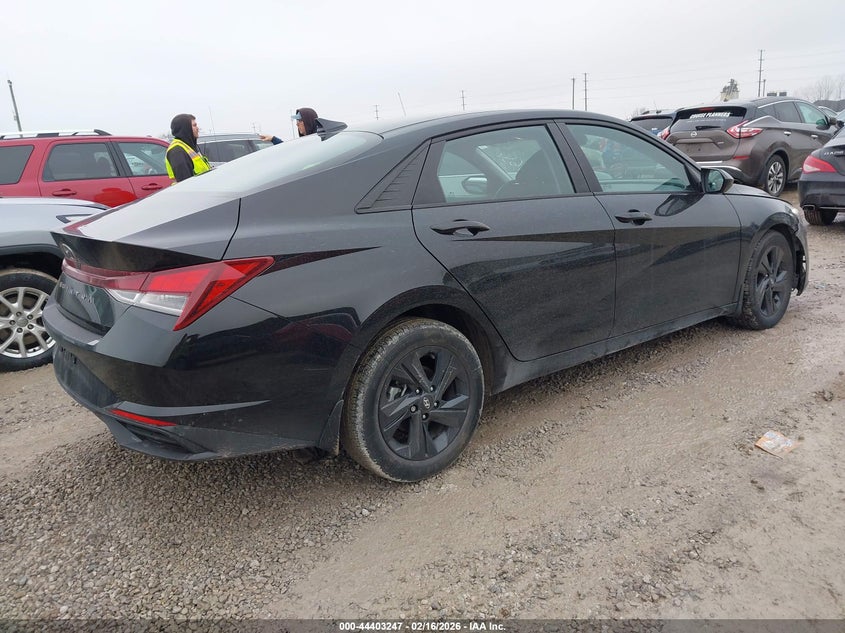 2022 Hyundai Elantra Sel