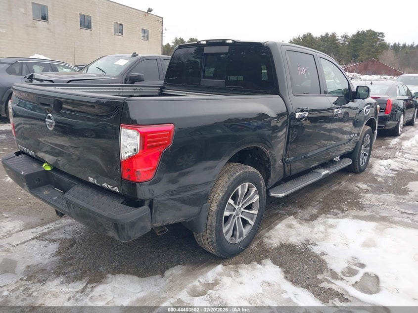 2017 Nissan Titan Sl