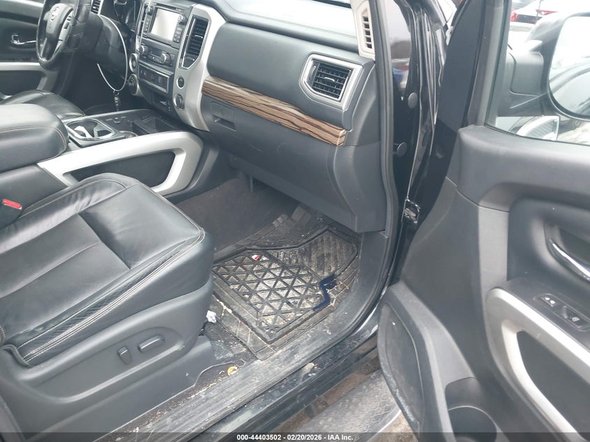 2017 Nissan Titan Sl