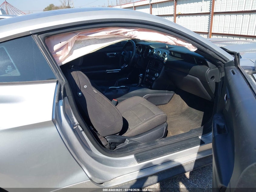 2016 Ford Mustang V6