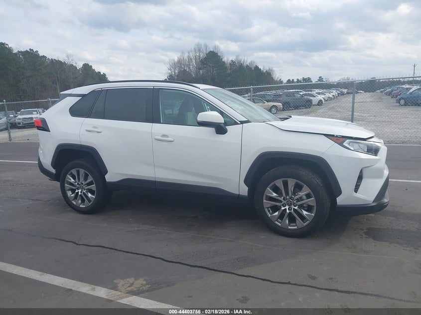 VIN 2T3C1RFV3LW096031 2020 TOYOTA RAV4 XLE PREMIUM