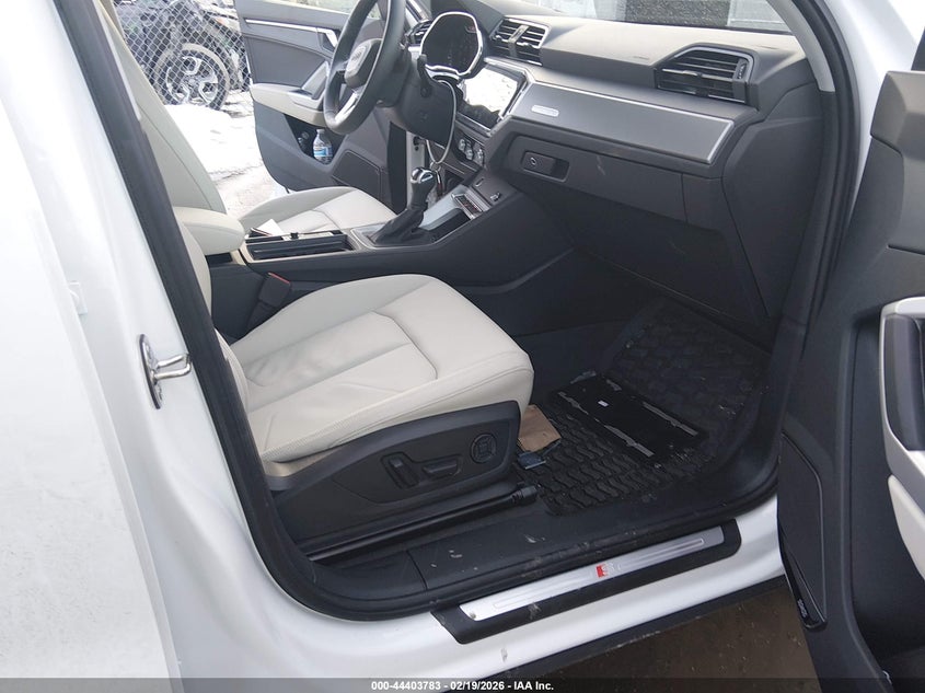 2025 Audi Q3 Premium 45 Tfsi S Line Quattro Tiptronic