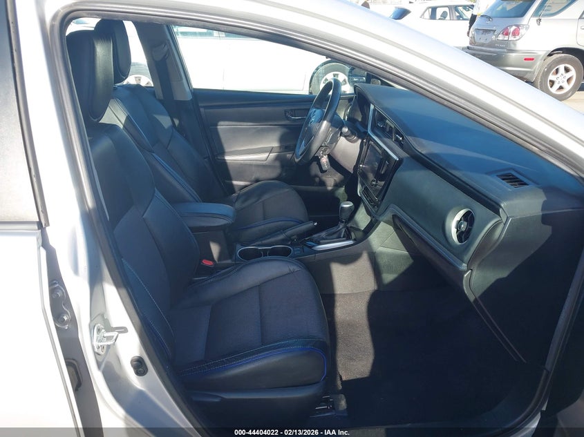 2017 Toyota Corolla 1.8 Se silver Lot 111044404022 Vin 5YFBURHE3HP596546