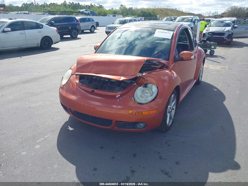 2010 Volkswagen New Beetle 2.5L Red Rock Edition