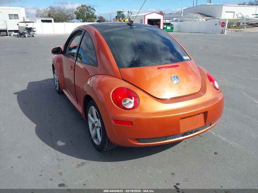 2010 Volkswagen New Beetle 2.5L Red Rock Edition