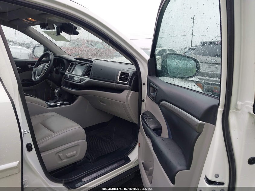 2019 Toyota Highlander Hybrid Limited Platinum