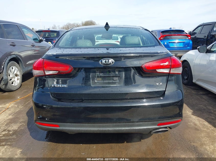 2017 Kia Forte Ex VIN: 3KPFN4A88HE114306 Lot: 44404733