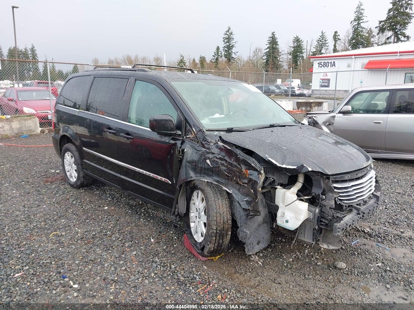 2016 Chrysler Town & Country Touring