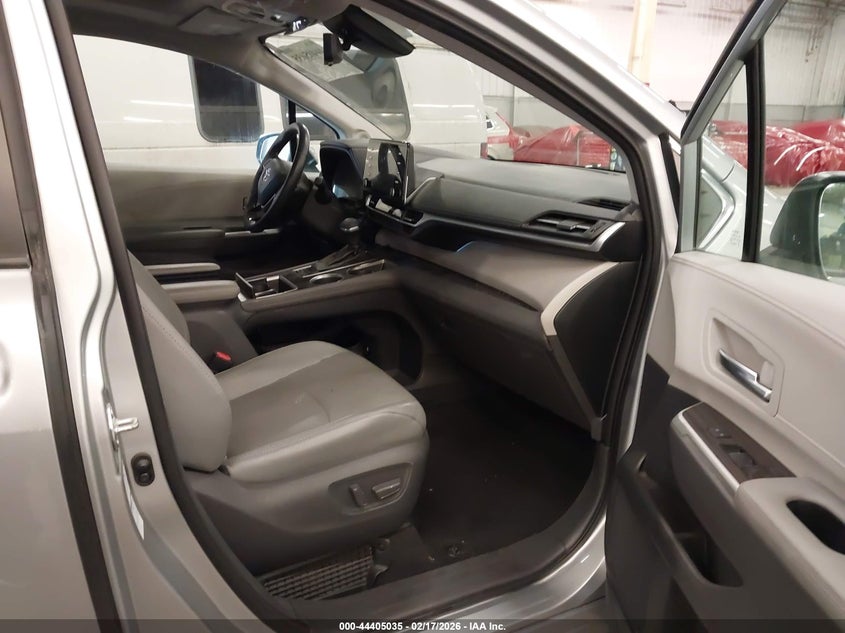 2021 Toyota Sienna Limited