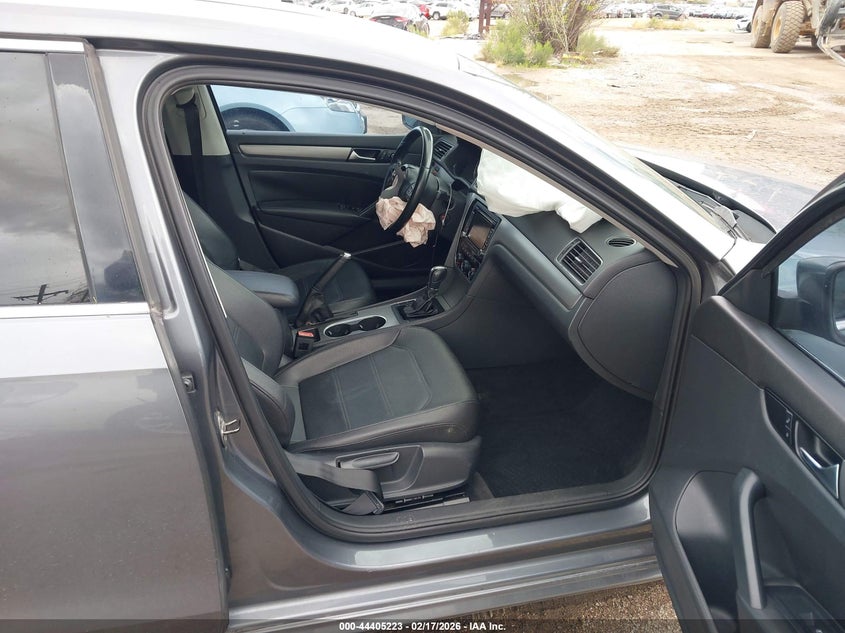 2014 Volkswagen Passat 1.8T Se