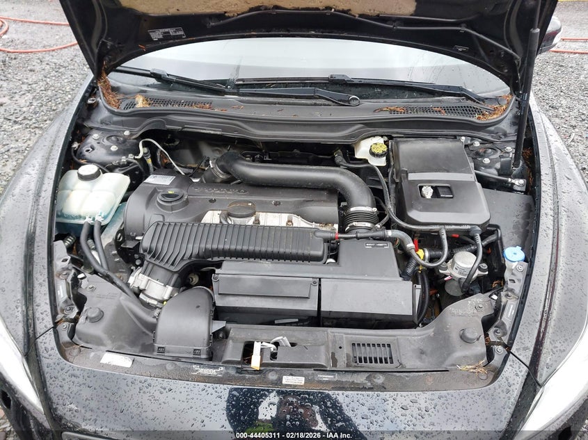 2013 Volvo C30 T5/T5 Platinum/T5 Premier/T5 Premier Plus/T5 R-Design/T5 R-Design Platinum/T5 R-Design Premier VIN: YV1672MK6D2302023 Lot: 44405311