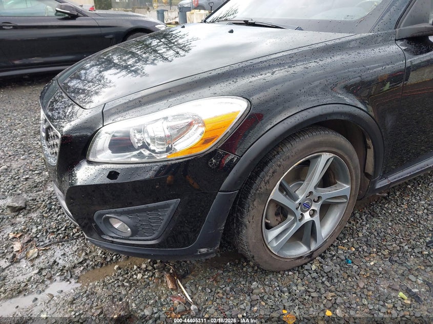 2013 Volvo C30 T5/T5 Platinum/T5 Premier/T5 Premier Plus/T5 R-Design/T5 R-Design Platinum/T5 R-Design Premier VIN: YV1672MK6D2302023 Lot: 44405311