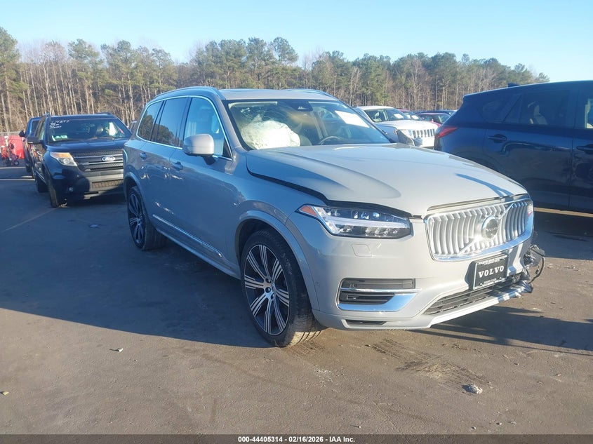 2024 Volvo Xc90 Recharge Plug-In Hybrid T8 Plus Bright Theme 7-Seater