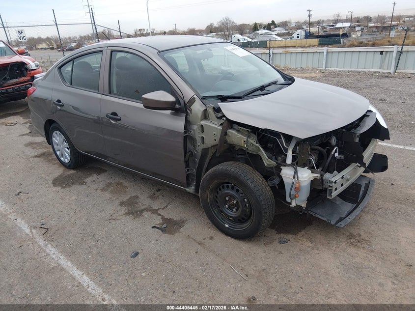 2016 Nissan Versa 1.6 S+