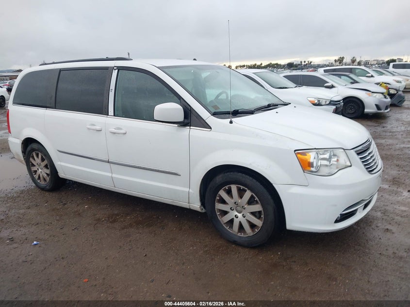 2016 Chrysler Town & Country Touring