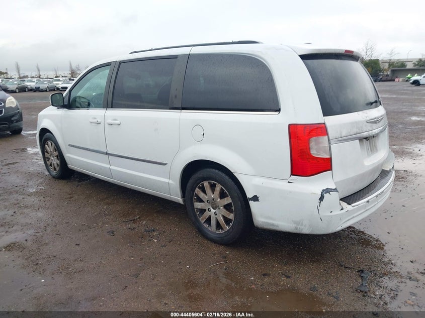 2016 Chrysler Town & Country Touring