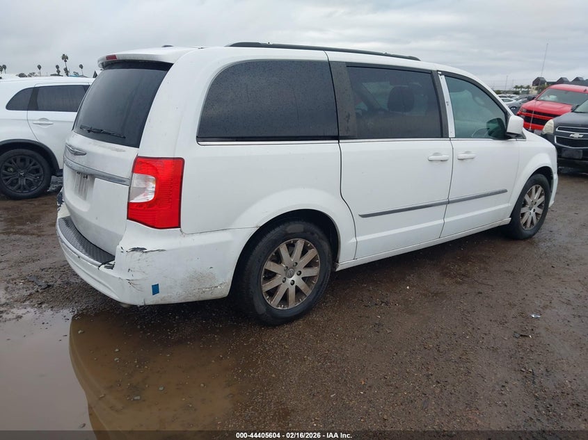 2016 Chrysler Town & Country Touring