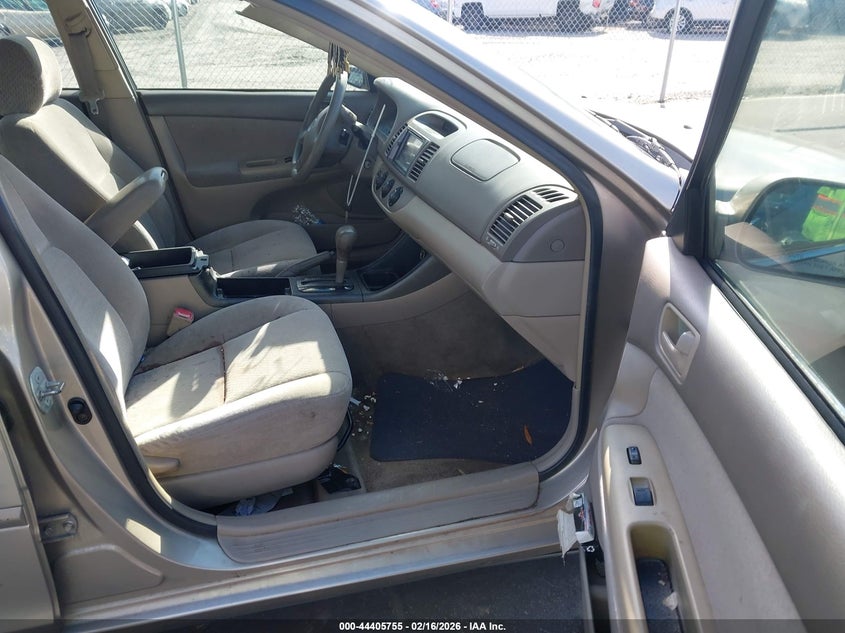 2004 Toyota Camry Le