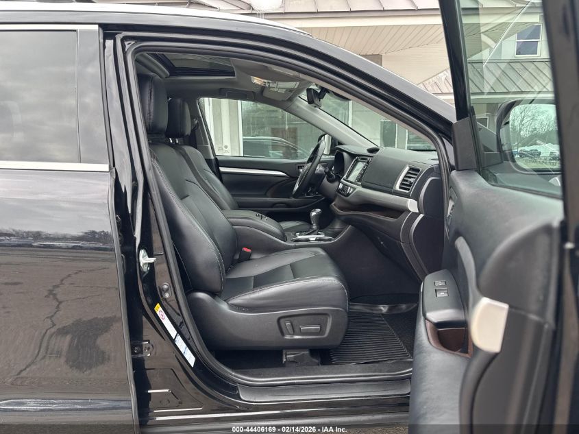 2019 Toyota Highlander Se