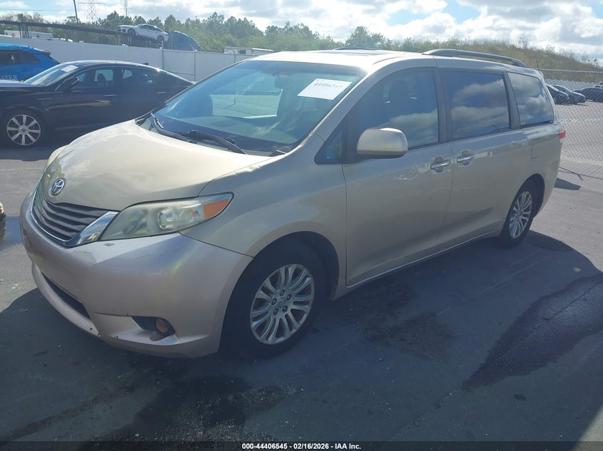 2011 Toyota Sienna Xle V6