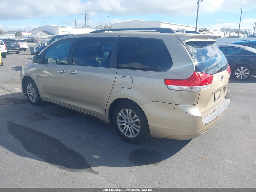 2011 Toyota Sienna Xle V6