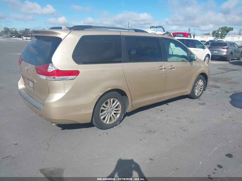 2011 Toyota Sienna Xle V6
