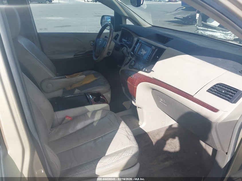 2011 Toyota Sienna Xle V6