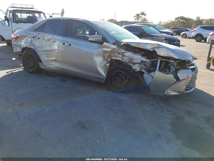 2017 TOYOTA CAMRY LE