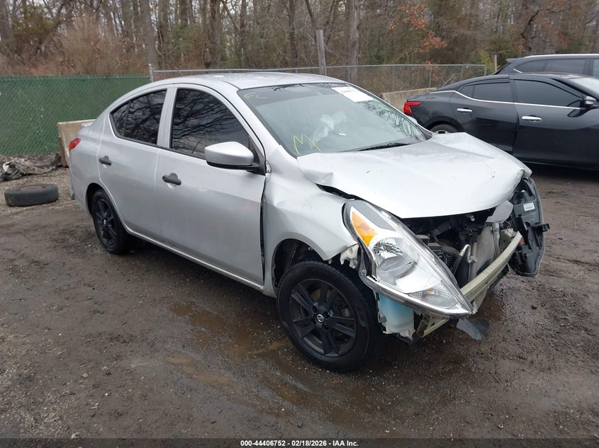 2019 Nissan Versa 1.6 S+