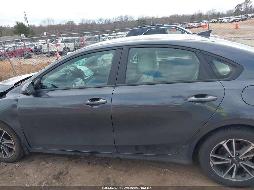 VIN 3KPF24AD8PE601591 2023 KIA FORTE LXS
