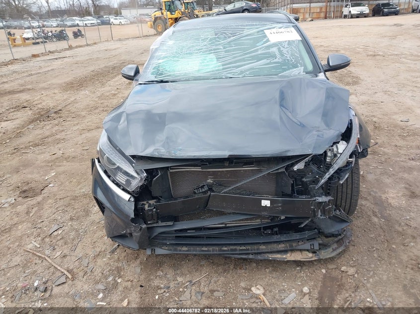 VIN 3KPF24AD8PE601591 2023 KIA FORTE LXS
