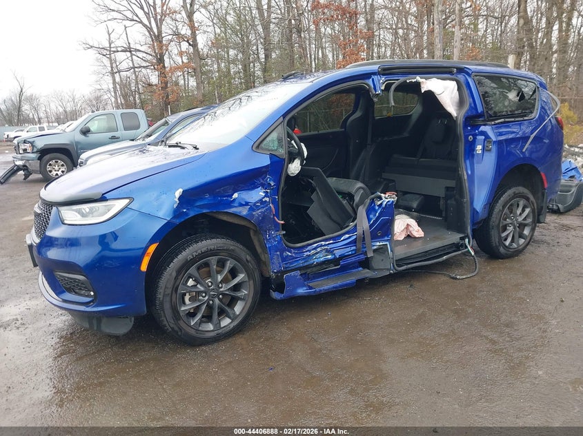 2021 Chrysler Pacifica Touring L