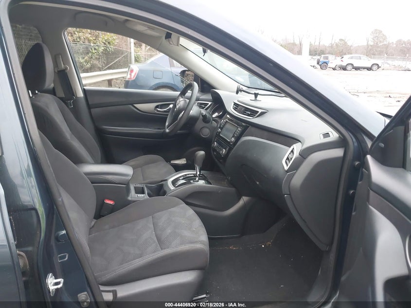 2016 Nissan Rogue Sv