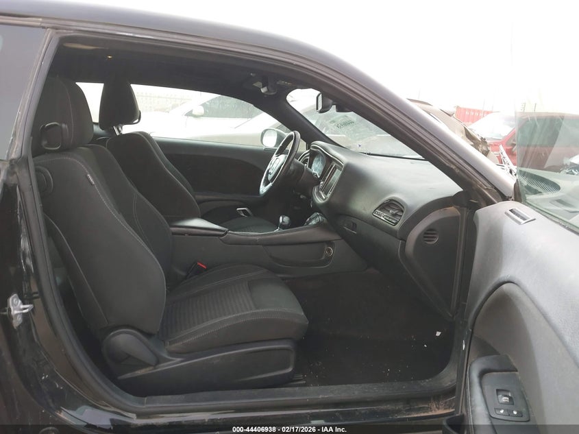 2016 Dodge Challenger Sxt