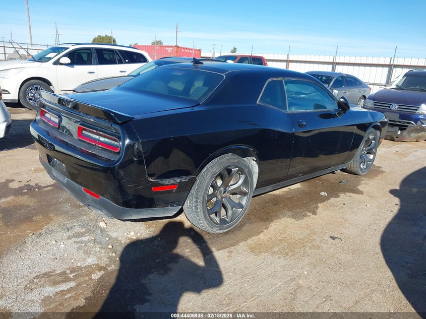2016 Dodge Challenger Sxt