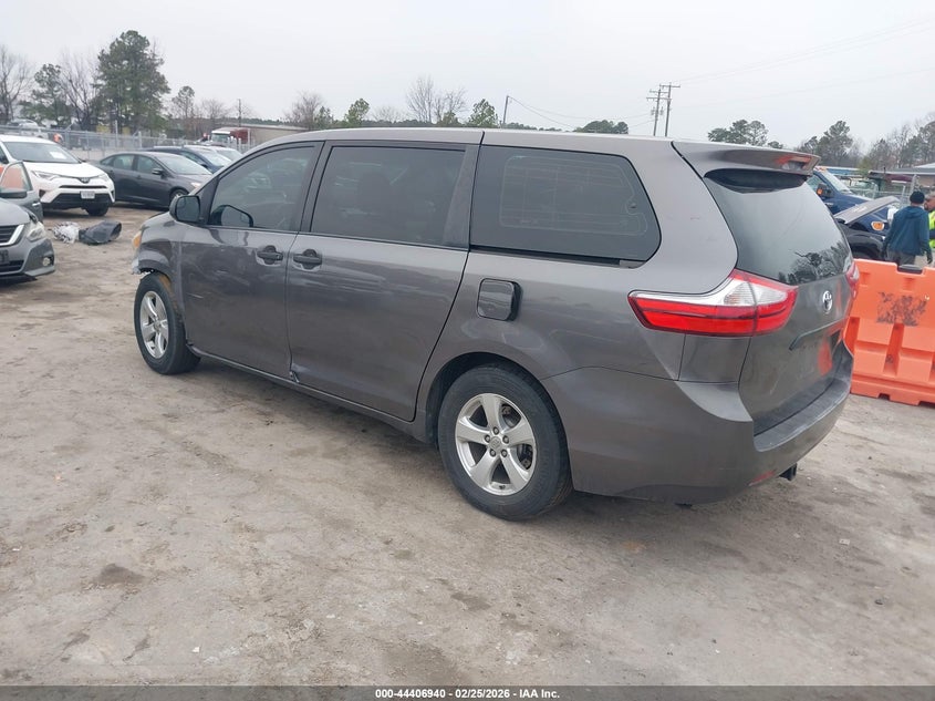2016 Toyo Sienna L Fwd W/7-Pas L 7 Passenger