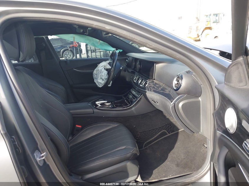 2017 Mercedes-Benz E 300