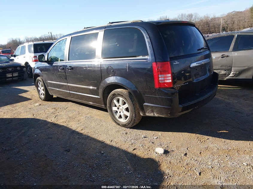 2010 Chrysler Town & Country Touring