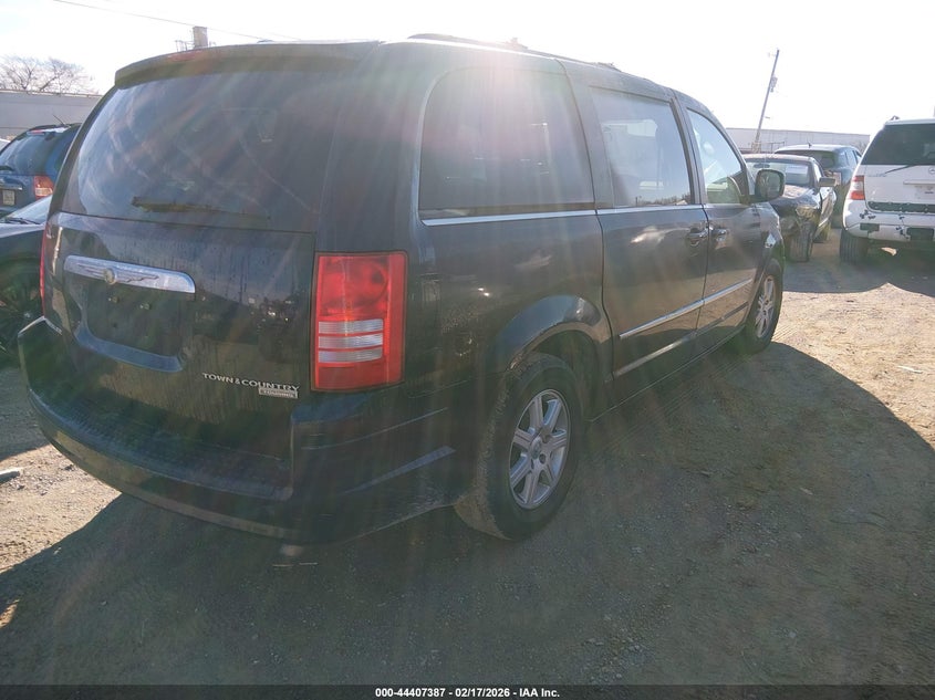 2010 Chrysler Town & Country Touring