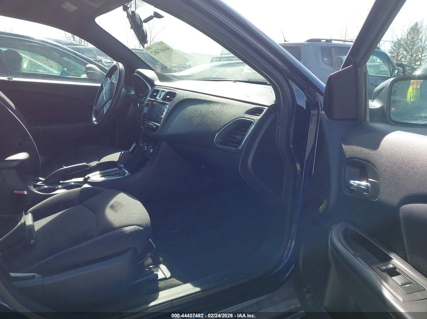 2013 Chrysler 200 Touring