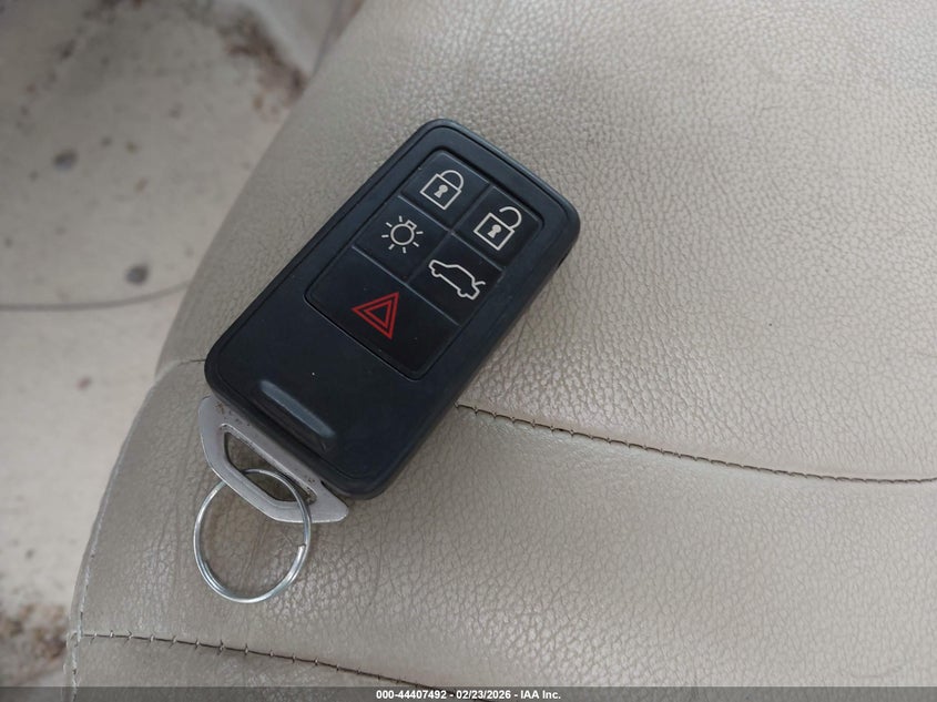 2015 Volvo S60 T5 VIN: YV126MFJ1F1351575 Lot: 44407492