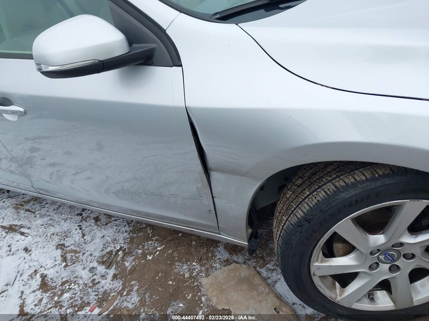 2015 Volvo S60 T5 VIN: YV126MFJ1F1351575 Lot: 44407492