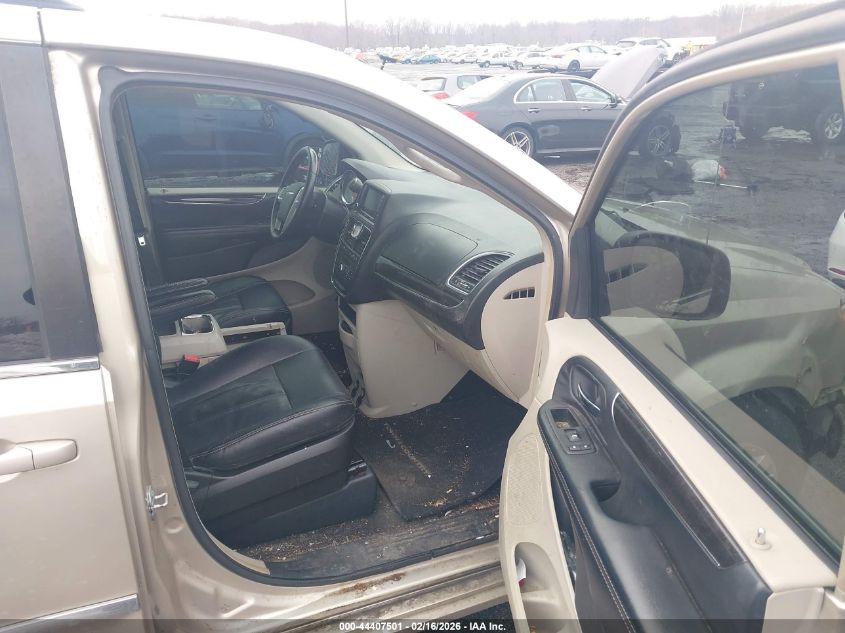 2015 Chrysler Town & Country Touring