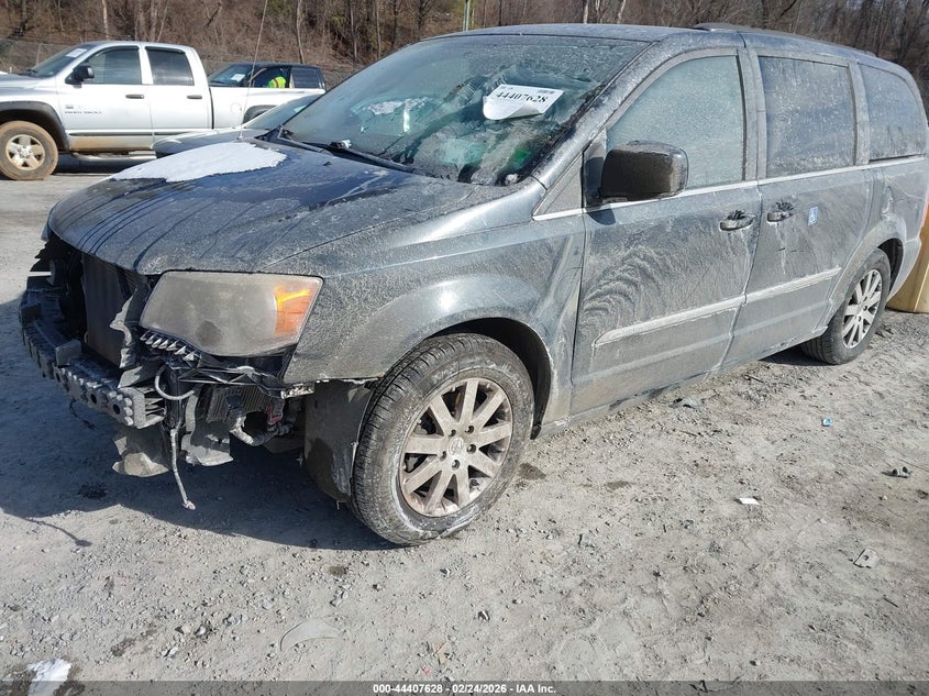 2013 Chrysler Town & Country Touring