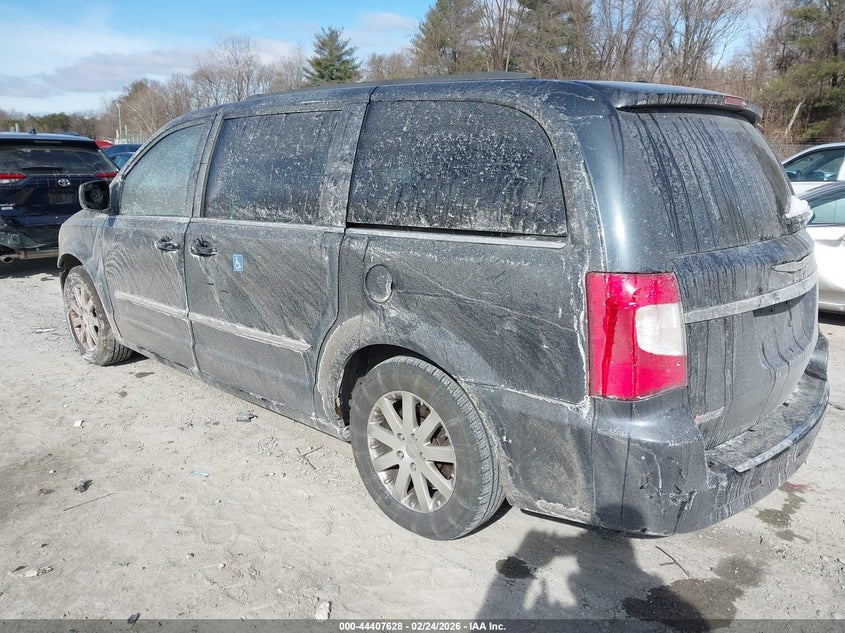 2013 Chrysler Town & Country Touring