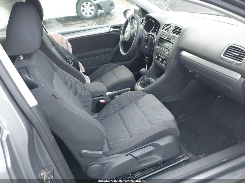2012 Volkswagen Golf 2.5L 2-Door